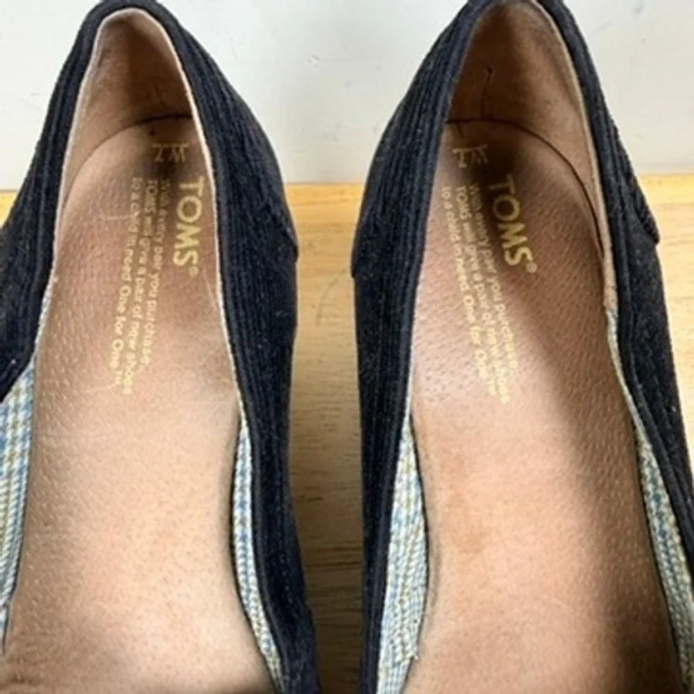 TOMS‎ Classic Espadrille Wedge Heels Womens 7 Black Corduroy Peep Toe Shoes Y2K
